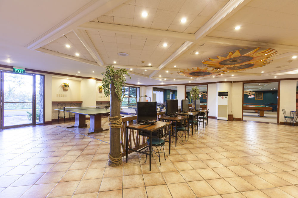 Canyon Woods Resort Club Tagaytay Tagaytay City Exterior photo