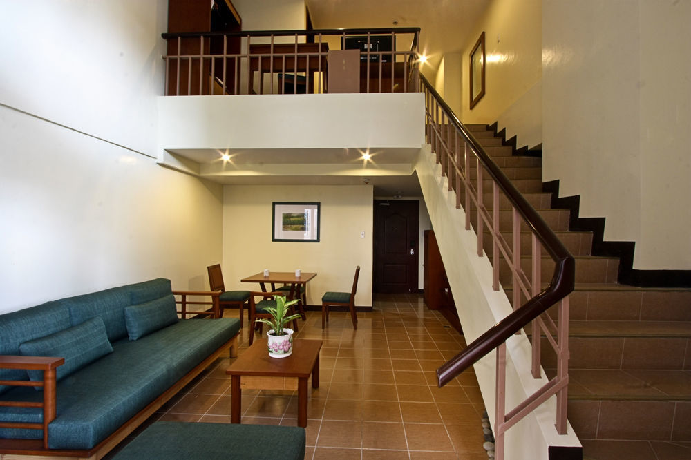 Canyon Woods Resort Club Tagaytay Tagaytay City Exterior photo